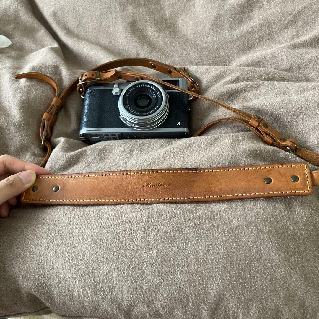 FUJIFILM X100S コンパクトデジタルカメラ　モノグラムストラップ付