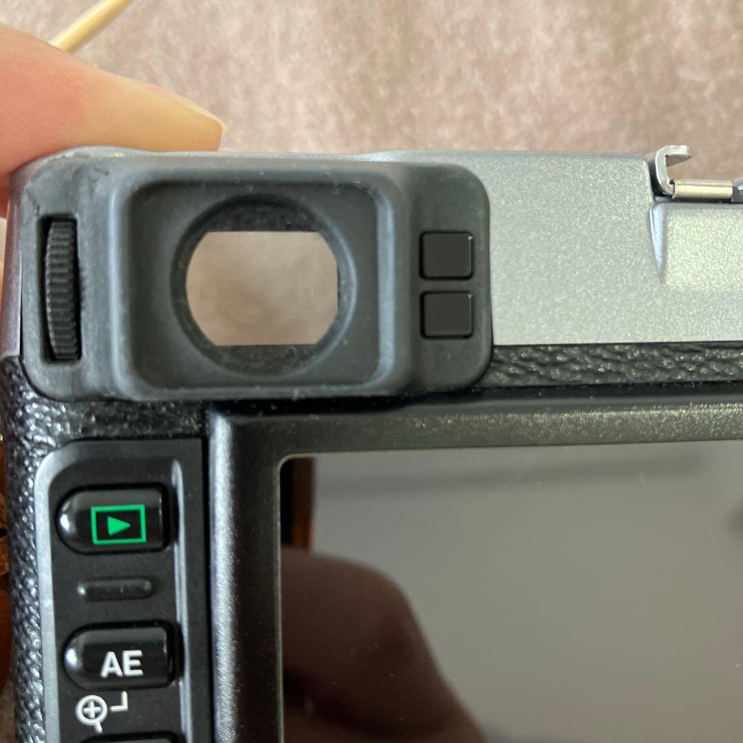 FUJIFILM X100S コンパクトデジタルカメラ　モノグラムストラップ付