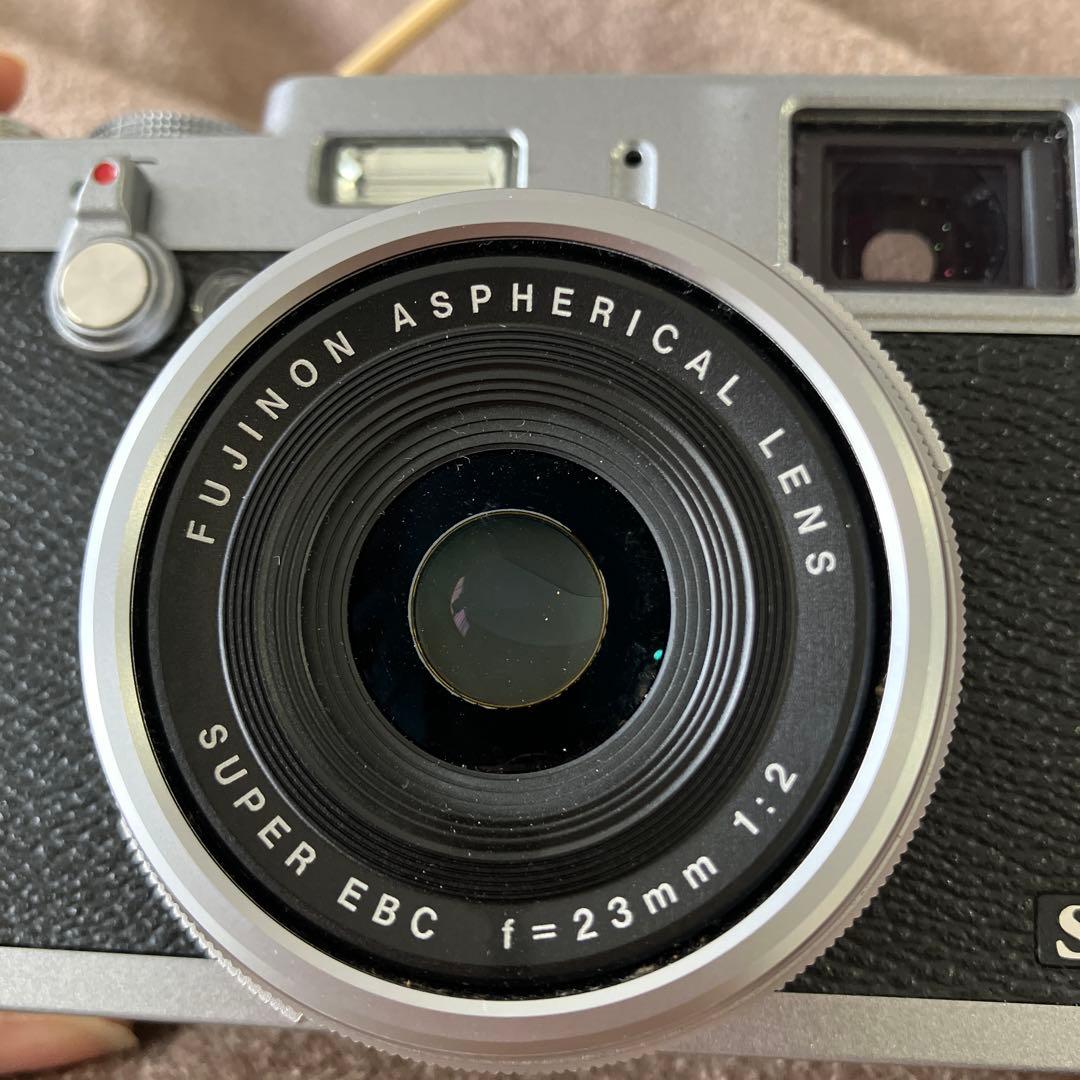 FUJIFILM X100S コンパクトデジタルカメラ　モノグラムストラップ付