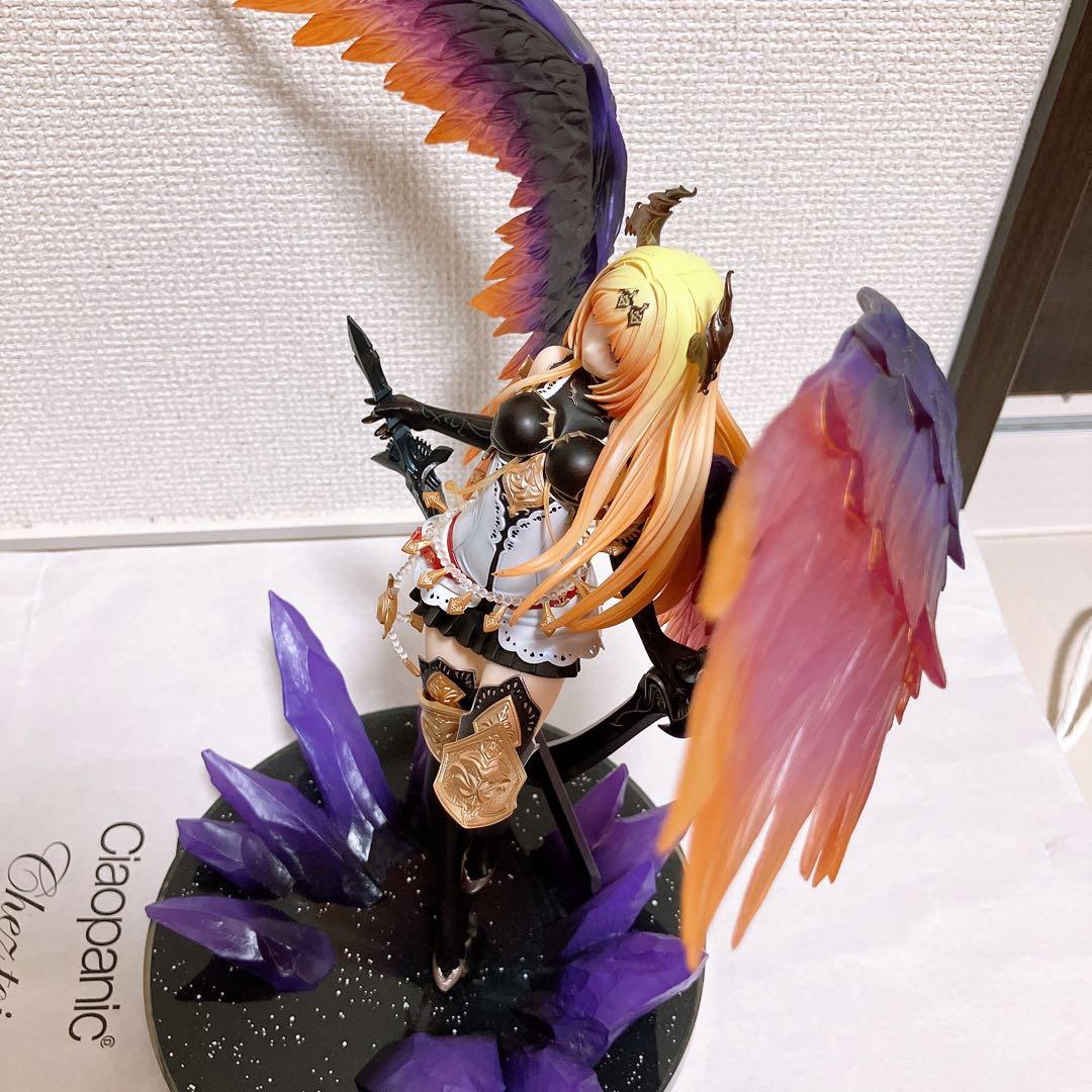 神撃のバハムート ダークエンジェル・オリヴィエ 1/8スケールフィギュア
