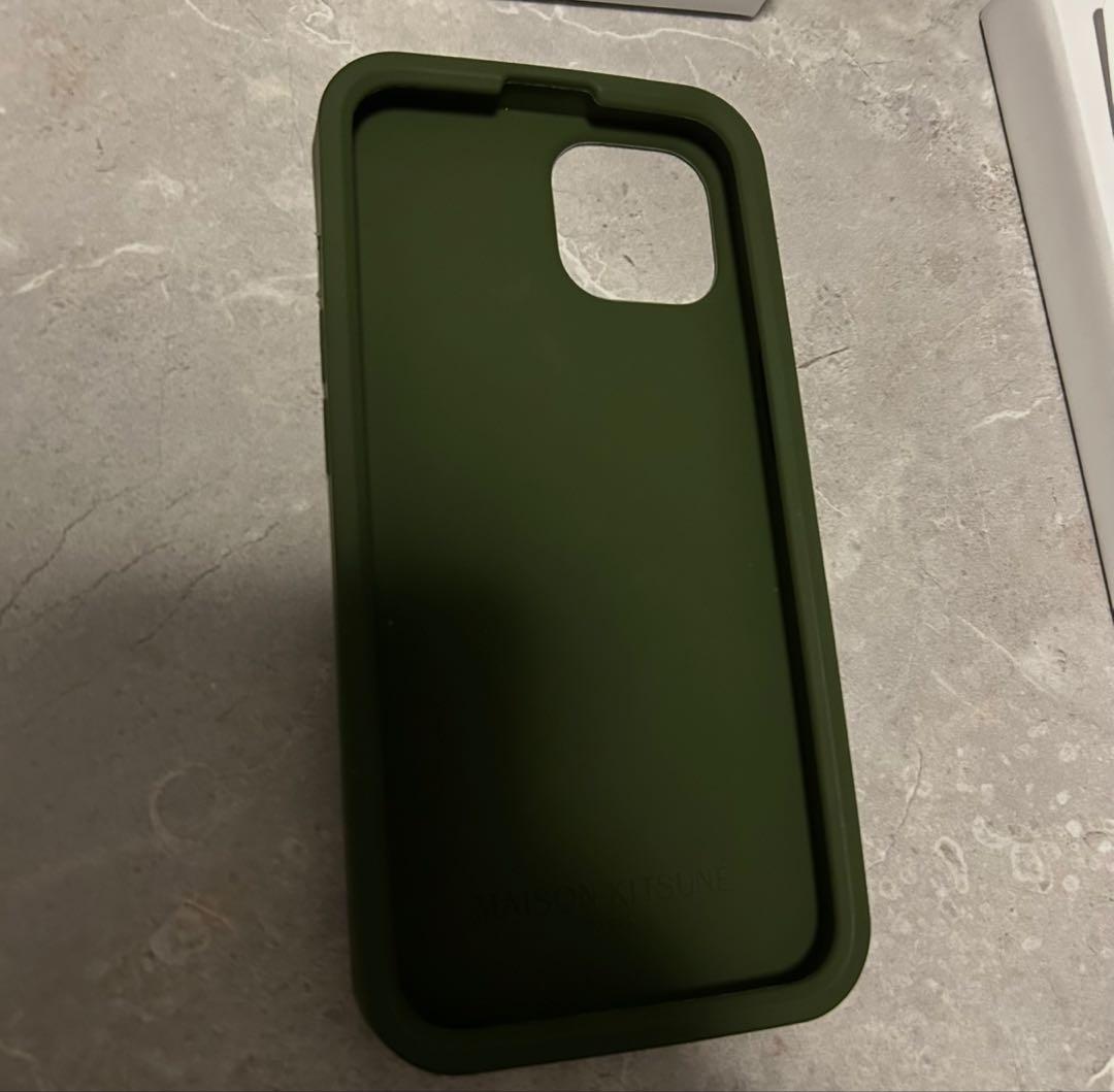 MAISON KITSUNE メゾンキツネ iPhone14 ケース カーキ