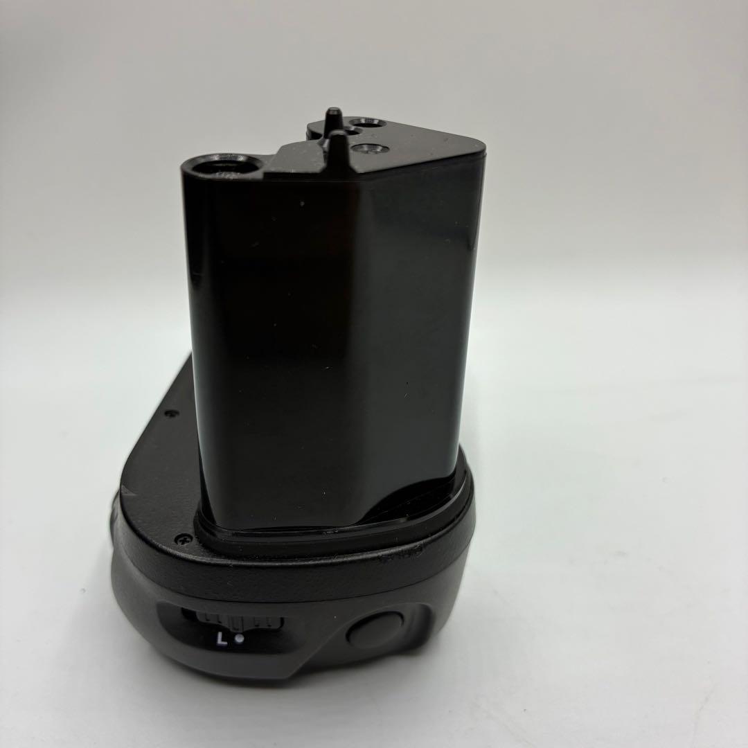 ⭐️美品　NIKON マルチパワーバッテリー パックMB-15 F100用グリップ