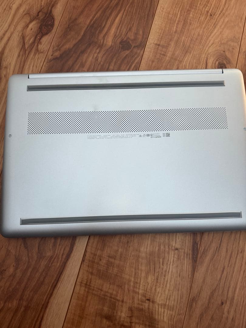 HP 15s i3-1215U メモリ8GB 高速SSD搭載