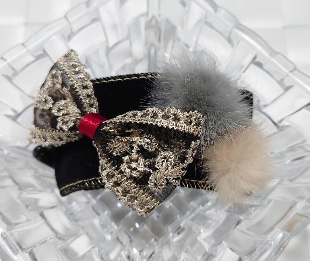 大人可愛いリボン半月アーチバナナクリップ☆レース刺繍リボン×ミンクファー