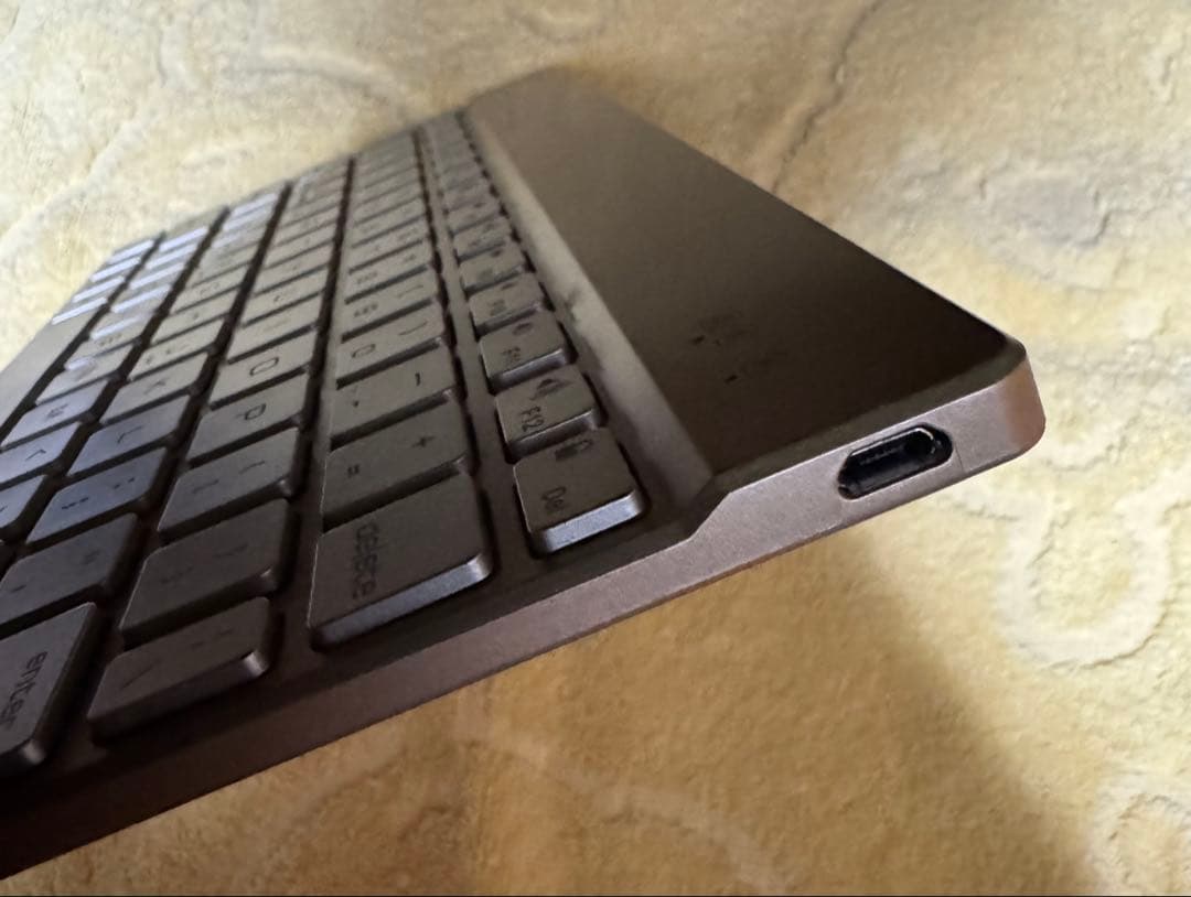 【美品】iPad（第6世代）Wi-Fi + Cellularモデル