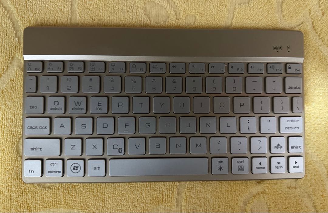 【美品】iPad（第6世代）Wi-Fi + Cellularモデル