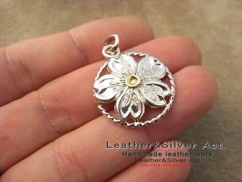 桜、さくらのペンダントトップ　シルバー925.ゴールド、k18 ハンドメイド