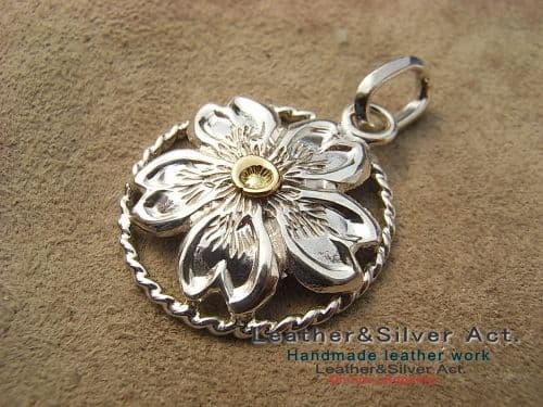 桜、さくらのペンダントトップ　シルバー925.ゴールド、k18 ハンドメイド