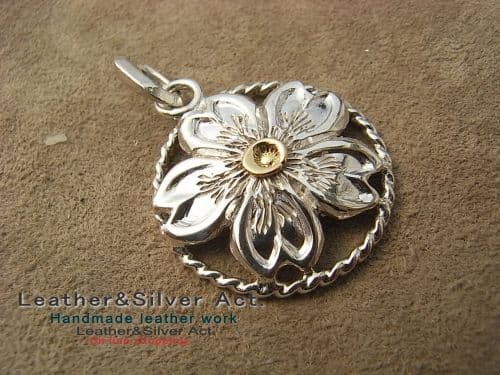 桜、さくらのペンダントトップ　シルバー925.ゴールド、k18 ハンドメイド