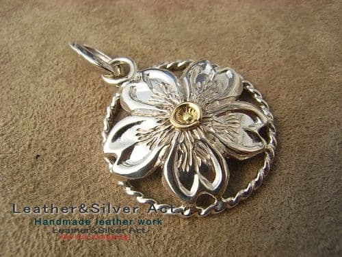 桜、さくらのペンダントトップ　シルバー925.ゴールド、k18 ハンドメイド