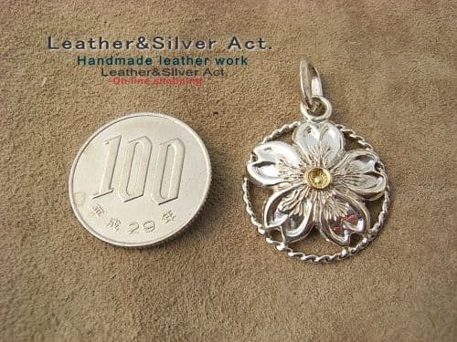桜、さくらのペンダントトップ　シルバー925.ゴールド、k18 ハンドメイド