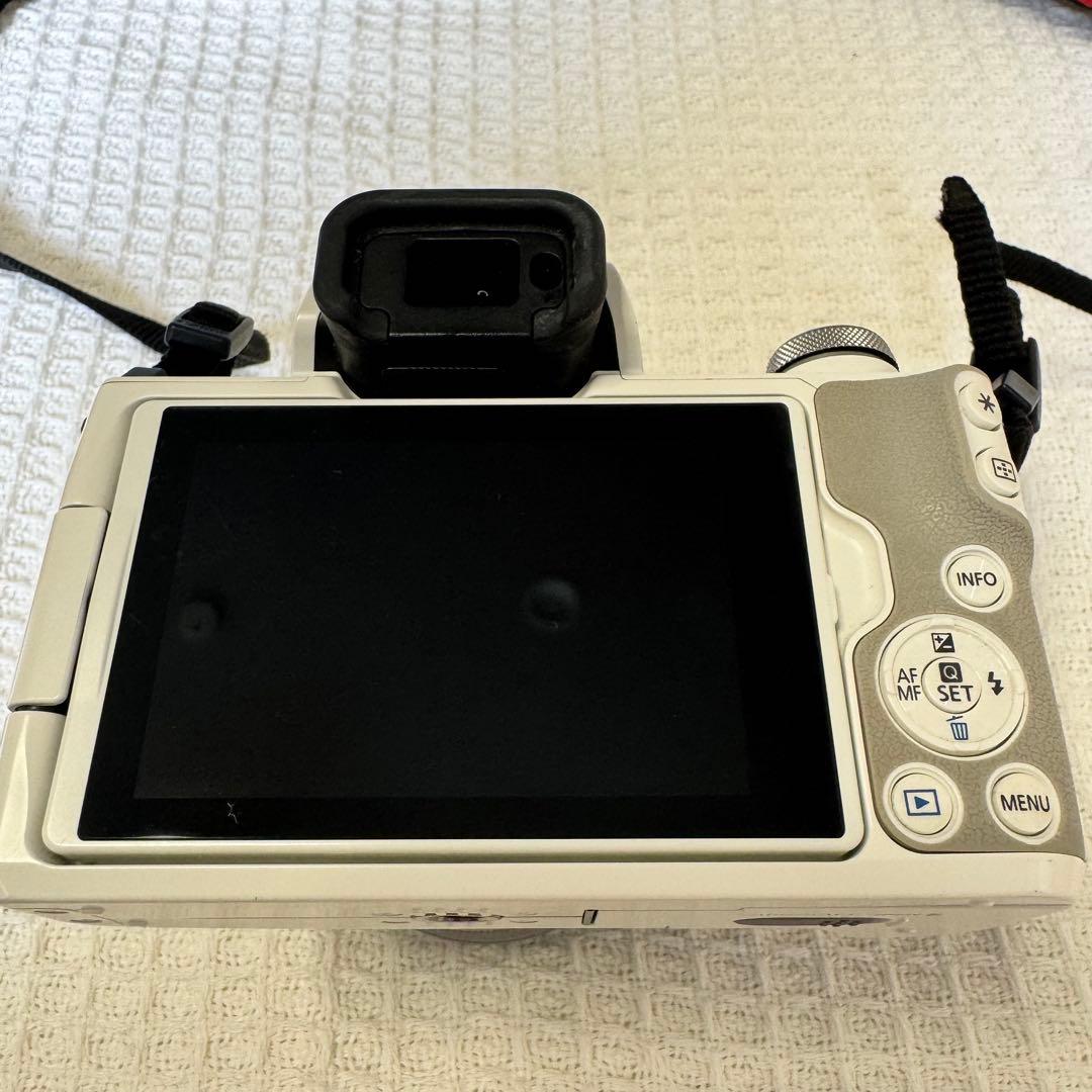 美品EOSKiss M2 EF-M15-45 IS STMレンズキット ホワイト