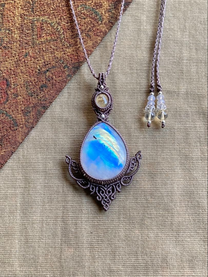 レインボームーンストーン　シトリン　マクラメペンダント　ネックレス