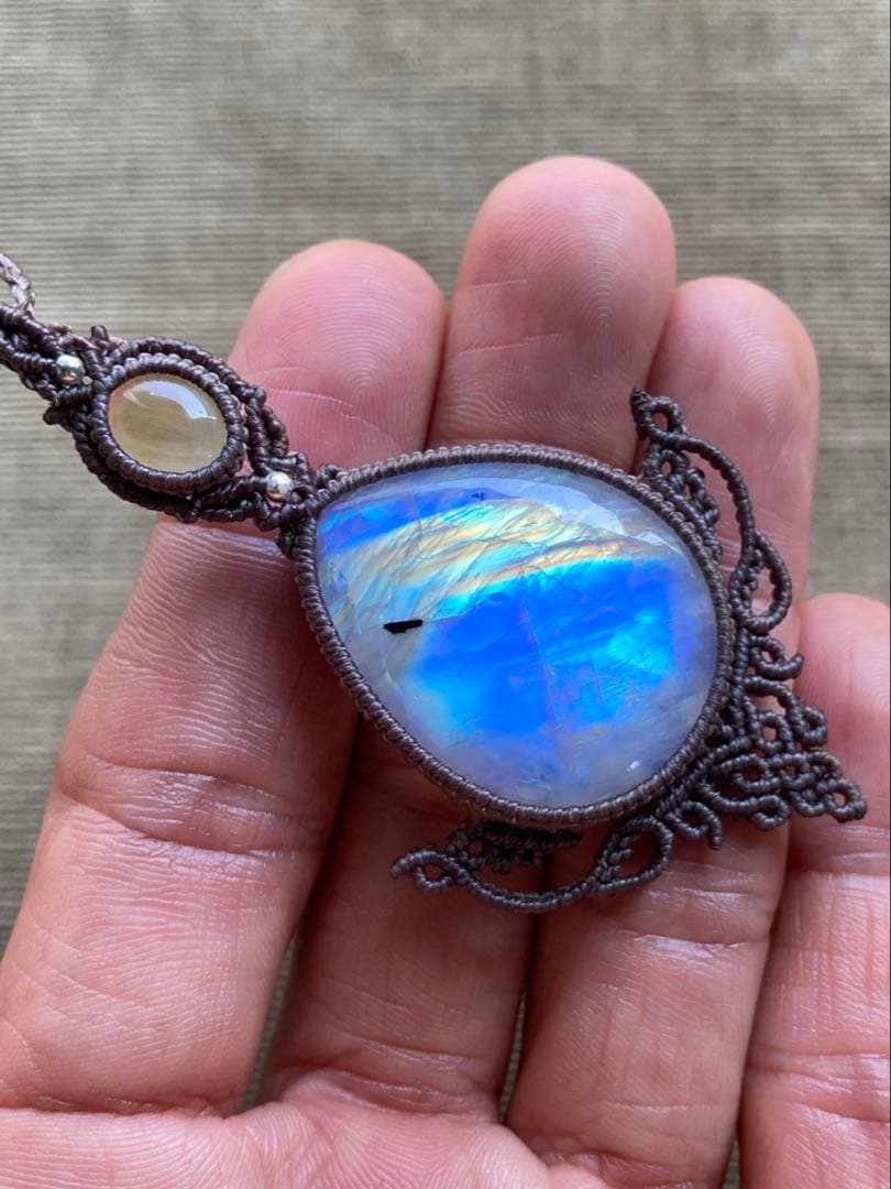 レインボームーンストーン　シトリン　マクラメペンダント　ネックレス