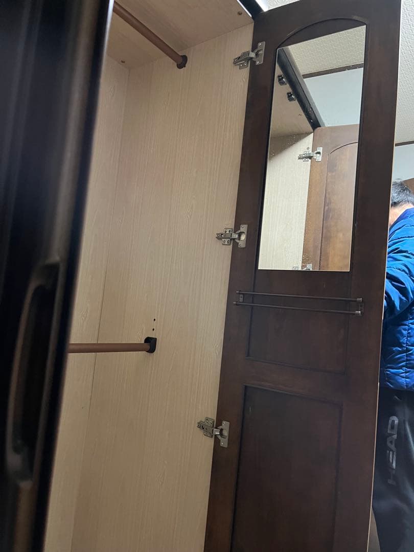 ダークブラウン 3ドアクローゼット