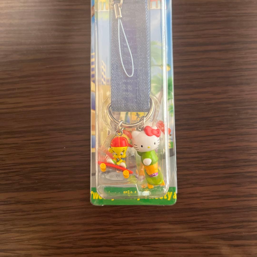 トゥイーティー　キティ　マスコット ストラップ　スケボー