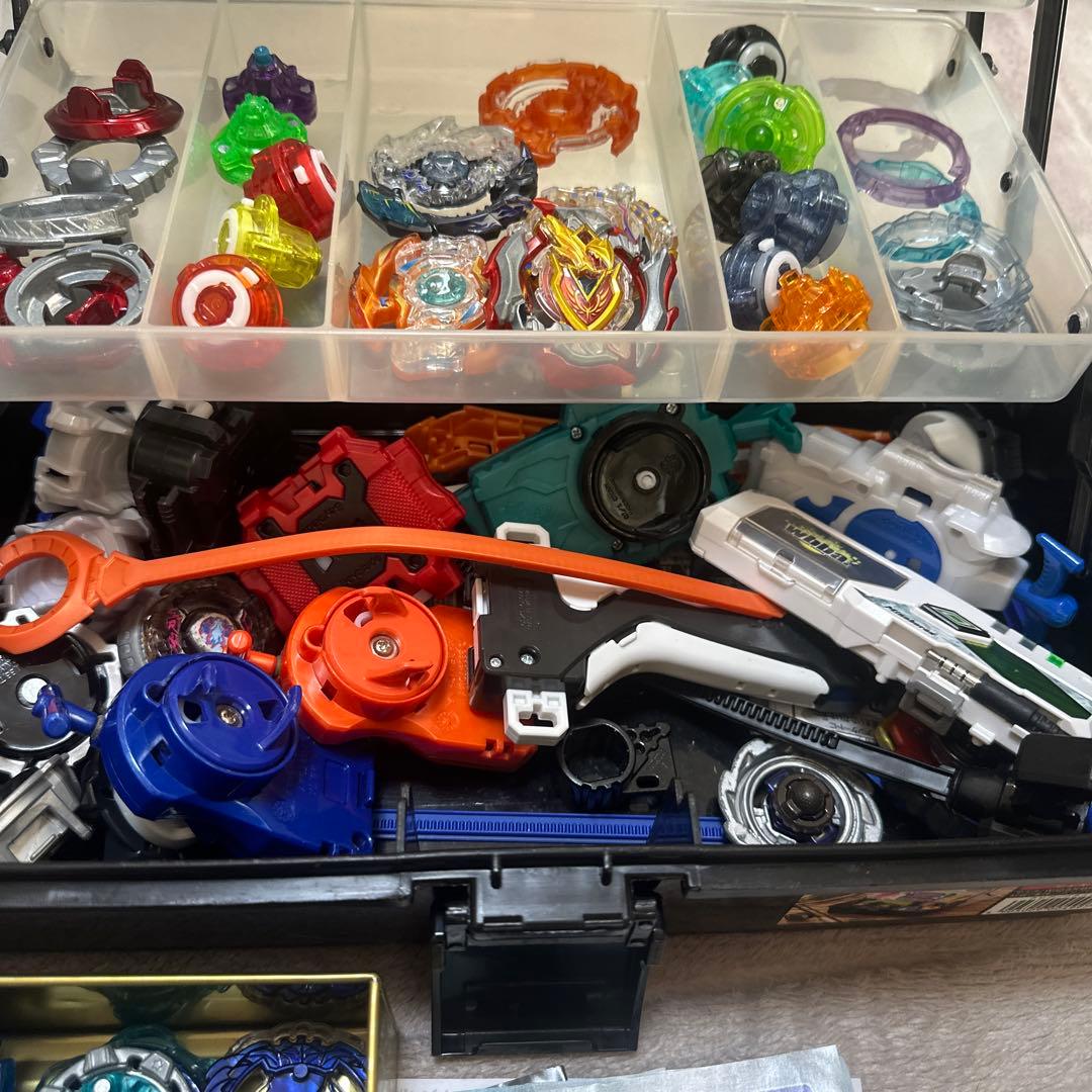 ベイブレードセット　多色　ランチャー付き