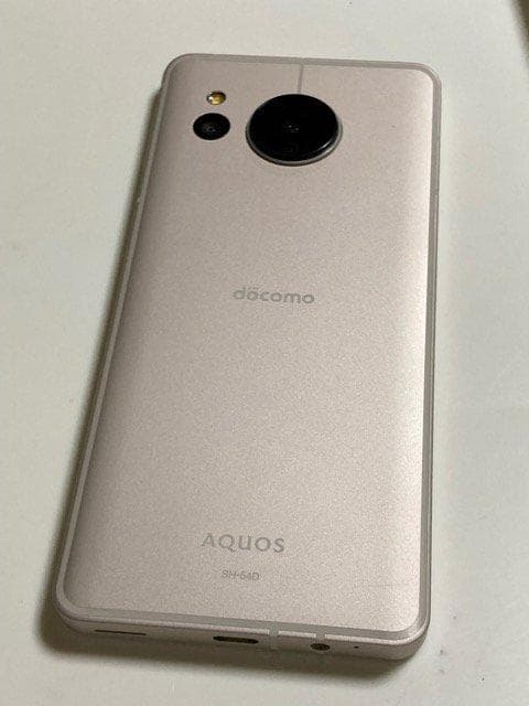 SH-54D SHARP AQUOS sense8 カッパー 割れあり