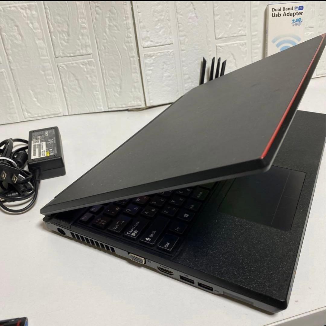 Windows11 オフィス付きCore i5 SSD1TB メモリ8G 富士通