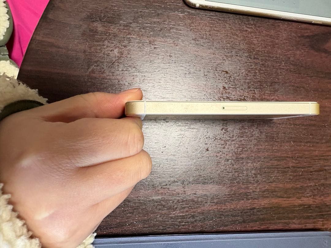 Apple iPhone 初代SE