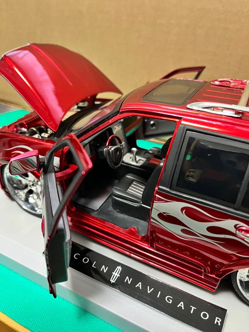 【DUB CITY】LINCOLN NAVIGATOR 1/18