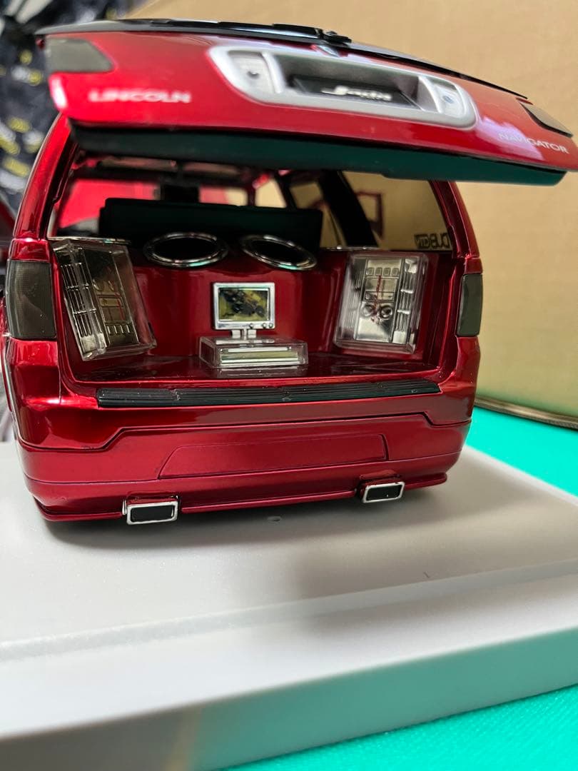 【DUB CITY】LINCOLN NAVIGATOR 1/18