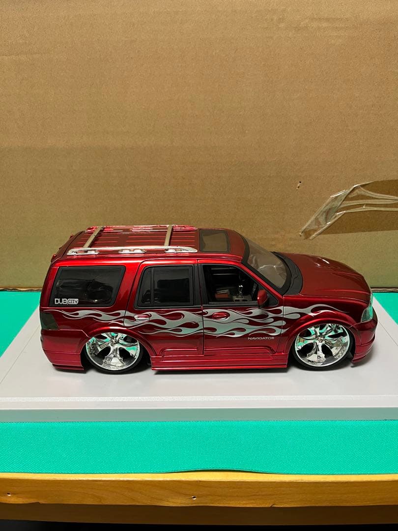 【DUB CITY】LINCOLN NAVIGATOR 1/18