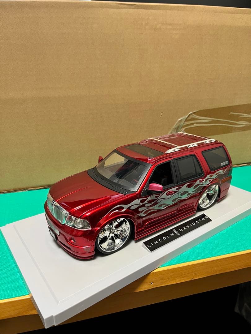 【DUB CITY】LINCOLN NAVIGATOR 1/18