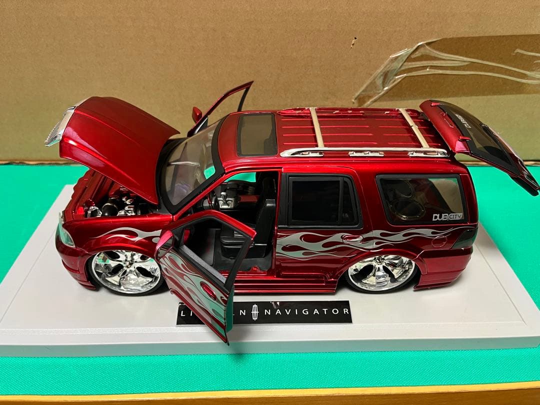 【DUB CITY】LINCOLN NAVIGATOR 1/18