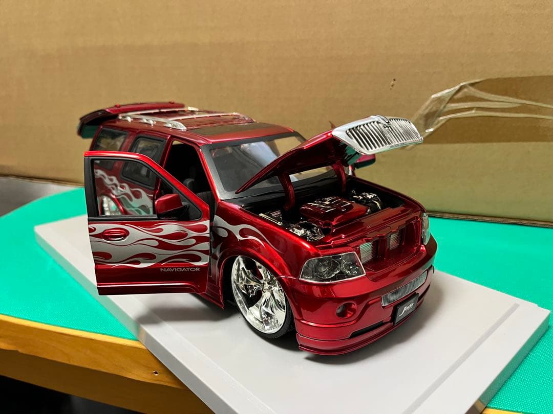 【DUB CITY】LINCOLN NAVIGATOR 1/18