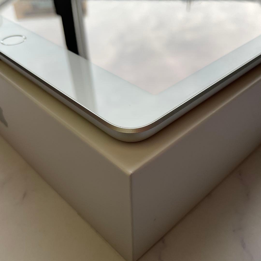 【超美品】Apple iPad 第6世代 Wi-Fi 32GB