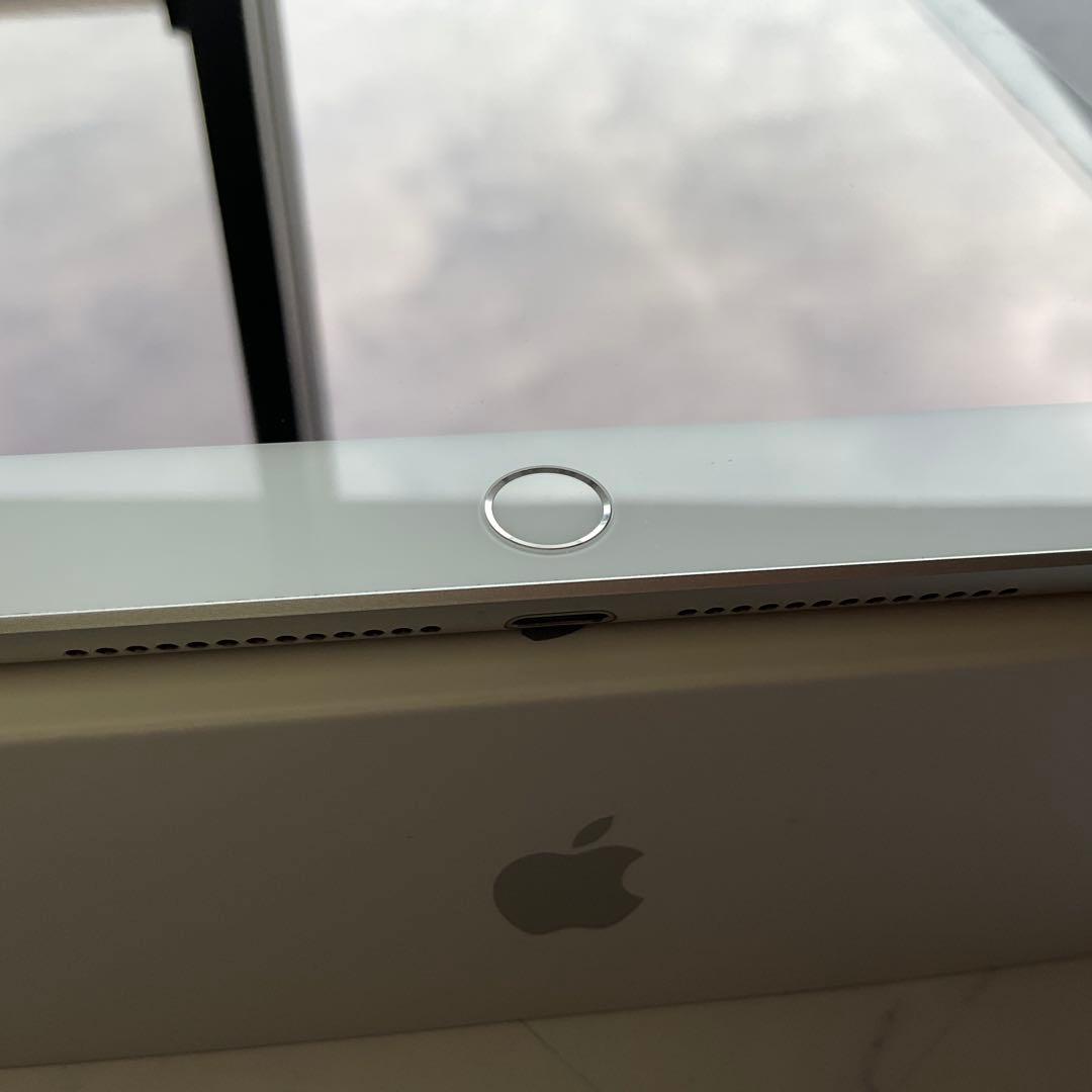 【超美品】Apple iPad 第6世代 Wi-Fi 32GB