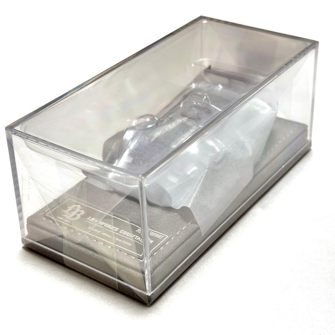 TOPART 1/64 LB★WORKS Countach Chameleon