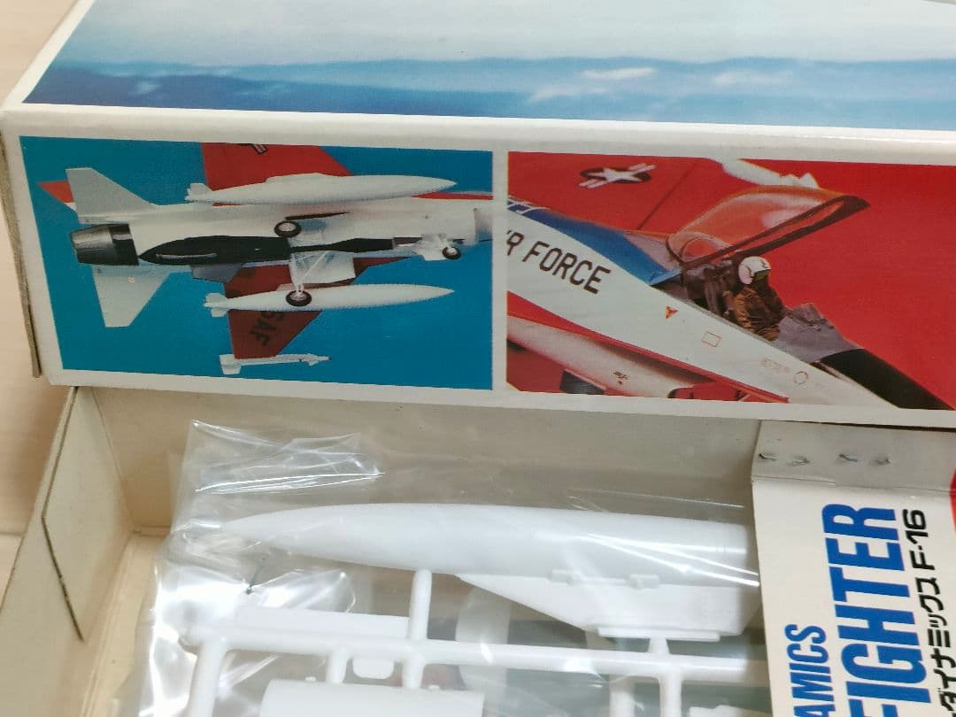 モノグラム　F-16 FIGHTER