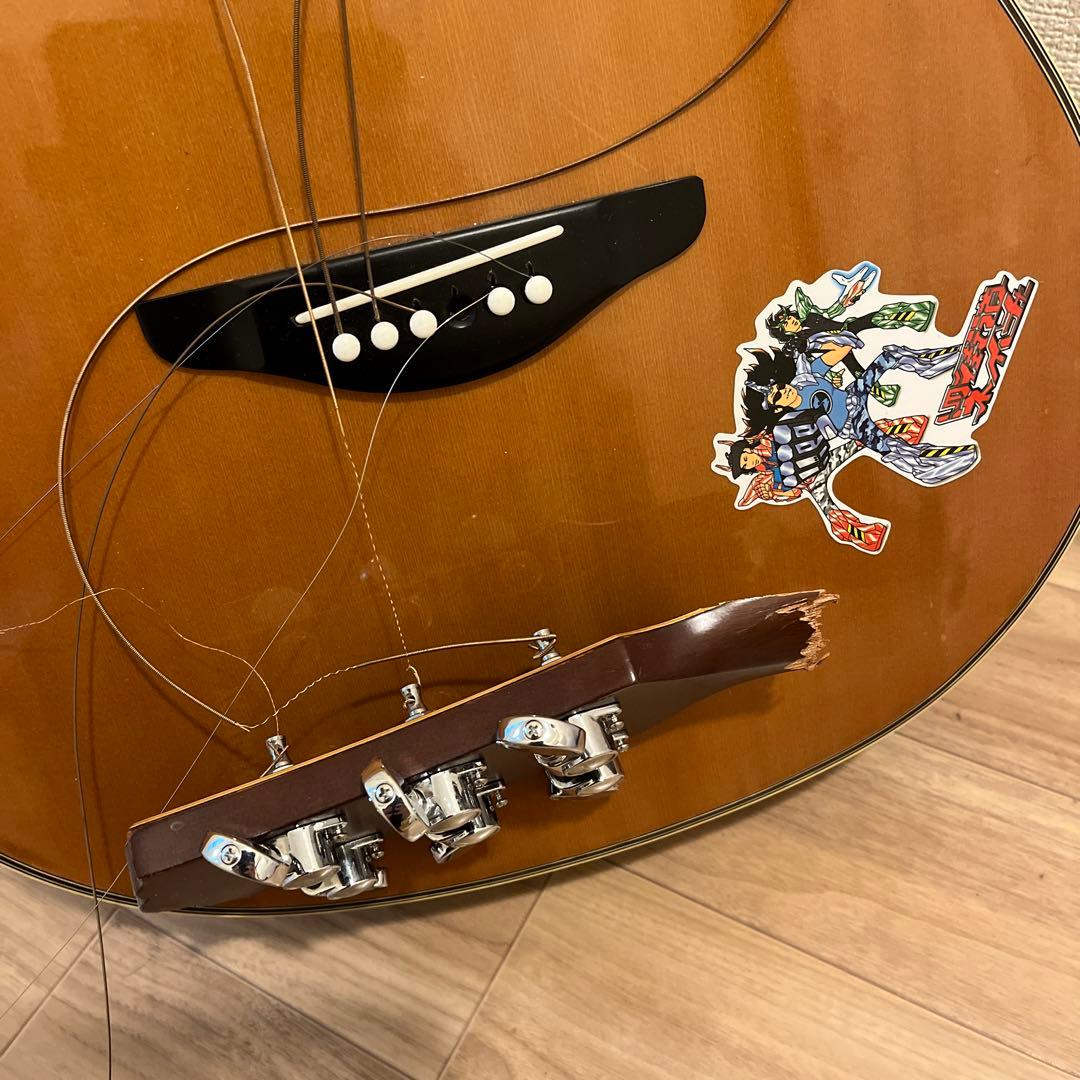 ロックスターが壊したアコースティックギター