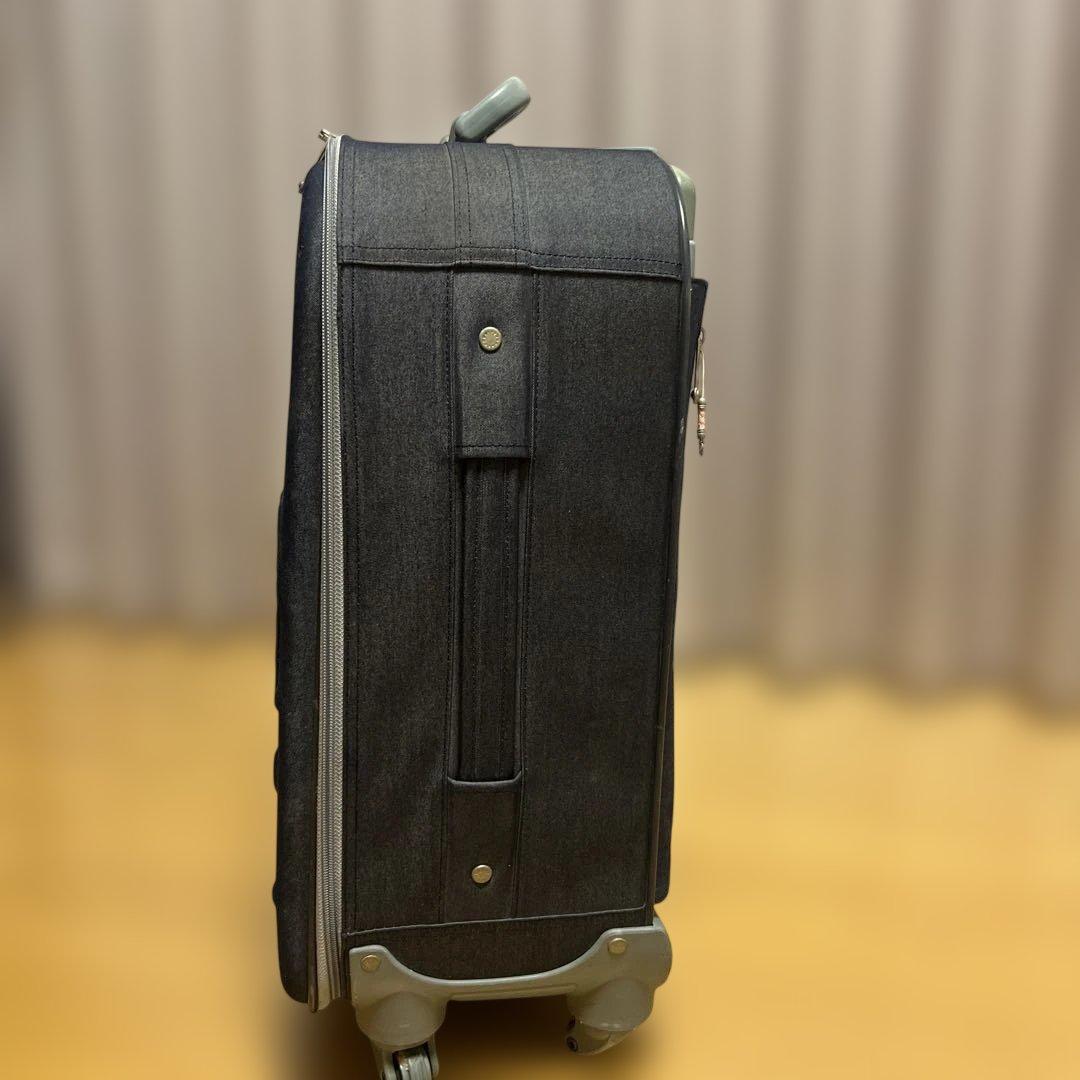 キティちゃん　キャリーバック　デニム生地　カバン　レア　非売品