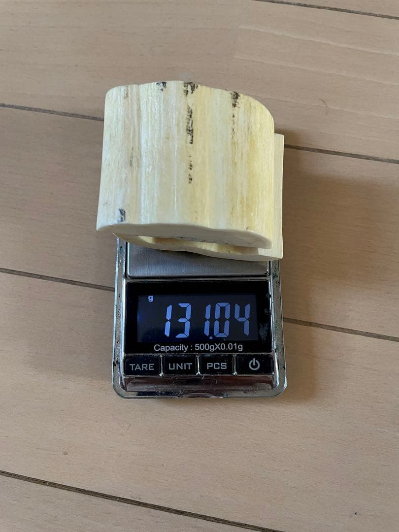 セイウチ牙　カット　抹香　マッコウ　イッカク　　　鯨歯　根付け　131.04g