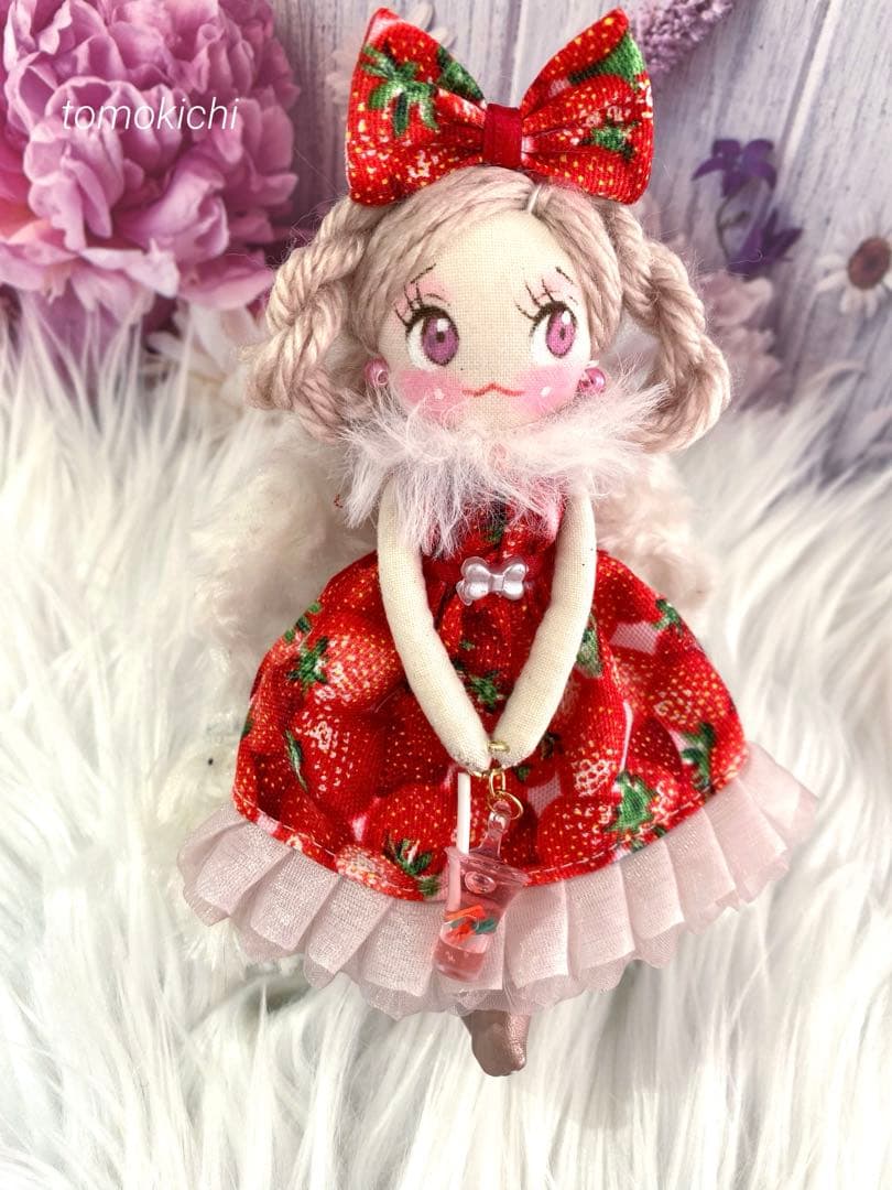 Kyokotanさん専用❤️1点物❤️いちご柄❤️ドールチャーム❤️ハンドメイド