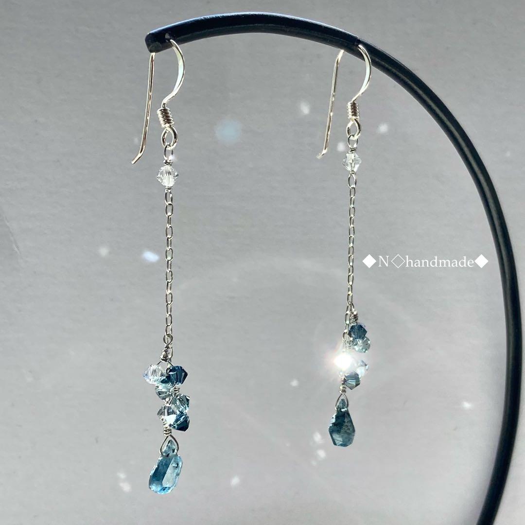 天然石インディゴカイヤナイトのロングピアス スワロフスキー・クリスタルの煌めき✧