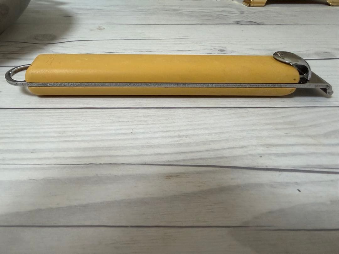 CRISTELクリステル　 ノンスティックフライパン 28cmとイエローハンドル