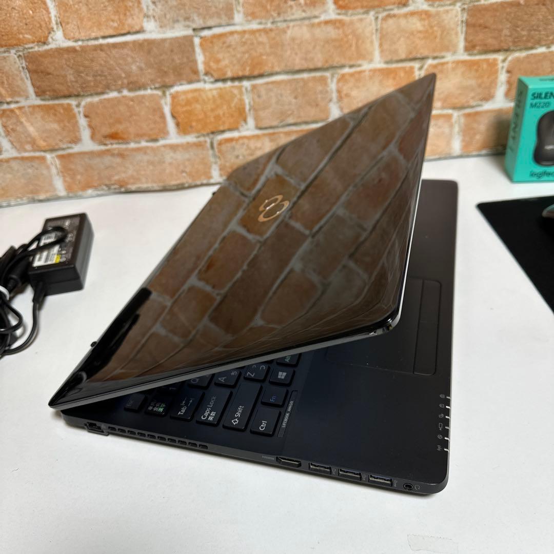 美品　富士通ノート PC SSDサクサク起動Webカメラ　Win11オフィス付き