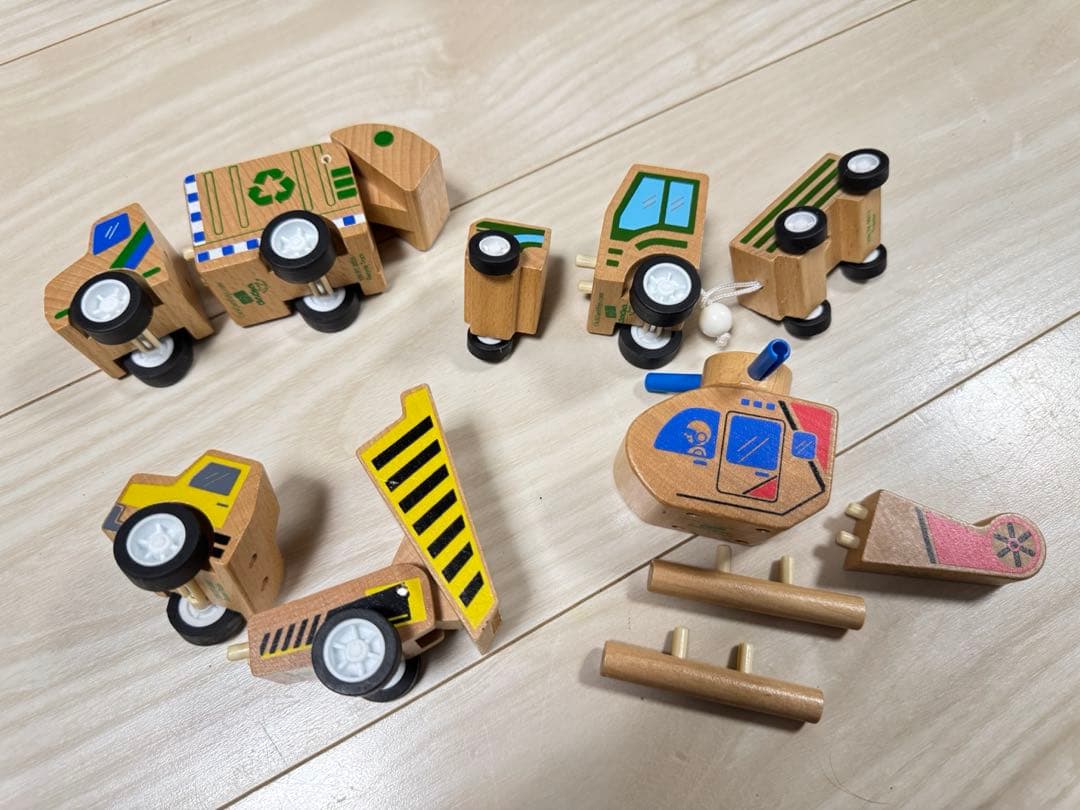 Click clack　知育・木製玩具　働く車　13個セット