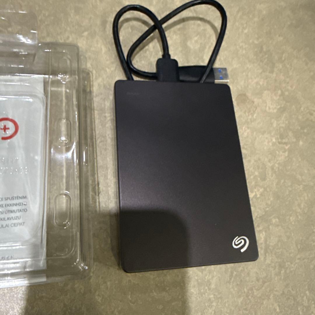 Seagate Backup Plus Slim 4TB ポータブルストレージ