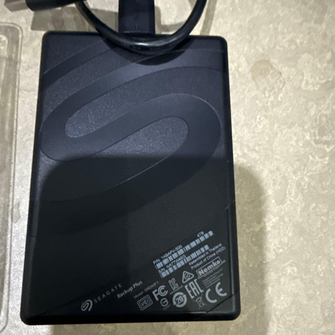 Seagate Backup Plus Slim 4TB ポータブルストレージ