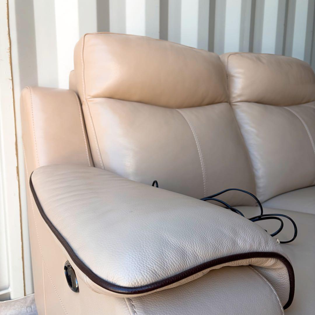 取付無料！IDC大塚家具 高級 ベージュ 電動リクライニングソファ✨