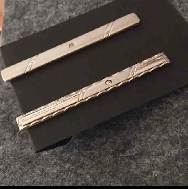 【ギフト推奨】スワロフスキー❤️ 大人のマットネクタイピン　18Kgf