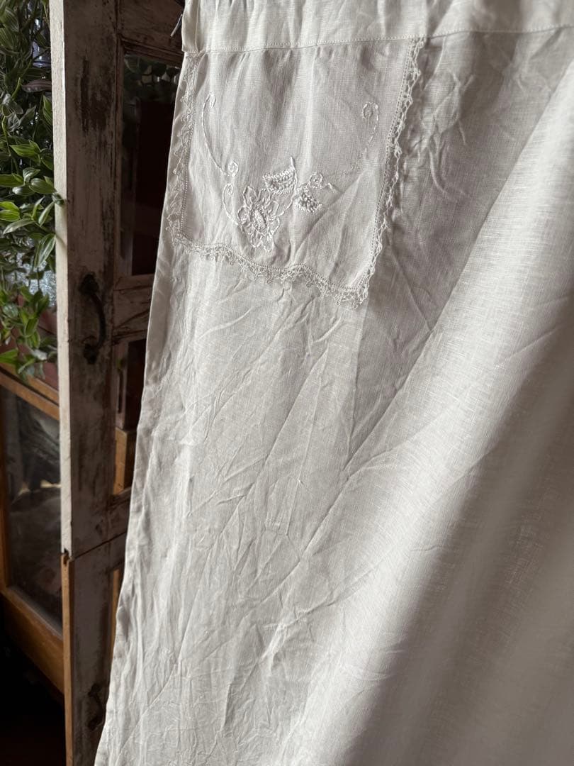 ホワイトリネンとフランスアンティークレース刺繍ஐ⋆*ふりふりカーテン