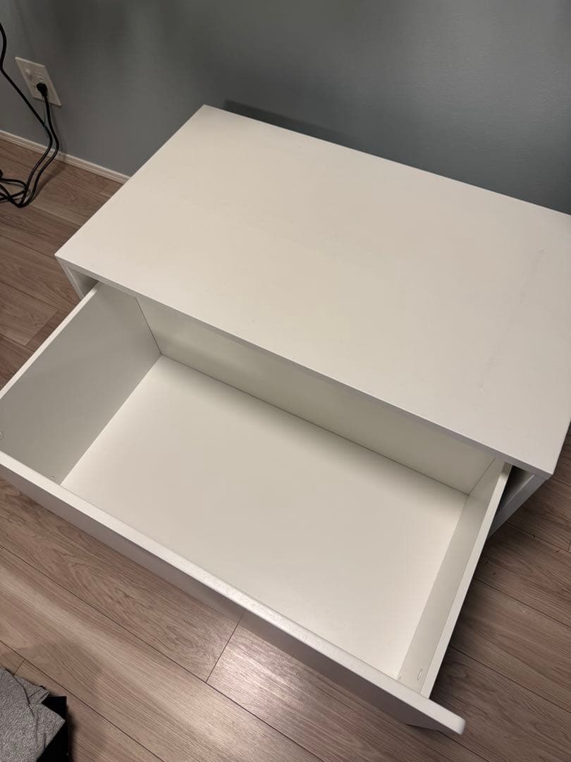 SMÅSTAD スモースタード ベンチ 収納付き①