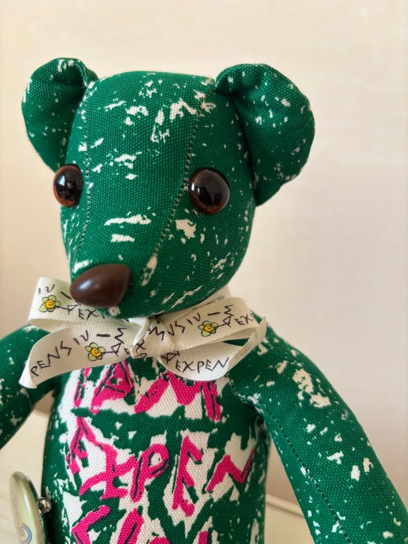 【希少】VivienneWestwood 限定ベアー ぬいぐるみオーブ柄缶バッジ