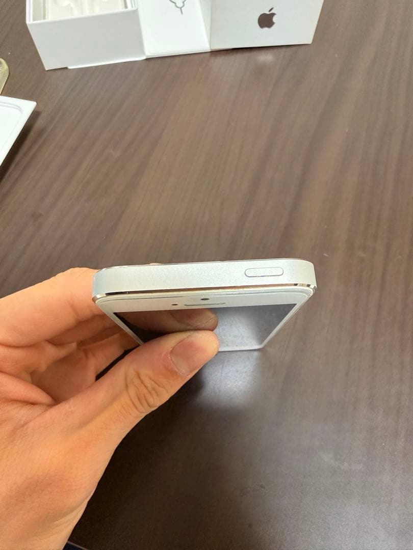 【美品】iPhone 5s 32GB シルバー （ワイモバイル端末）箱、ケース付